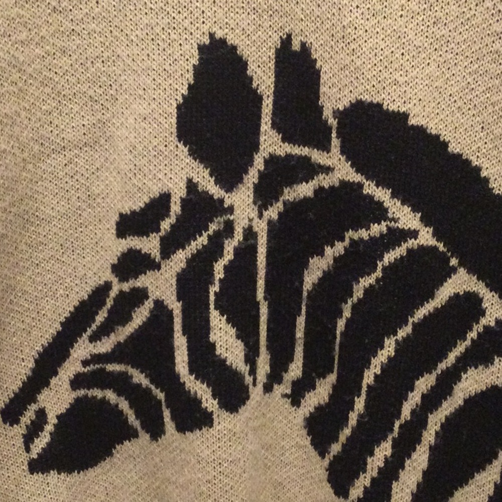 Tan and Black Giraffe Sweater Size Medium